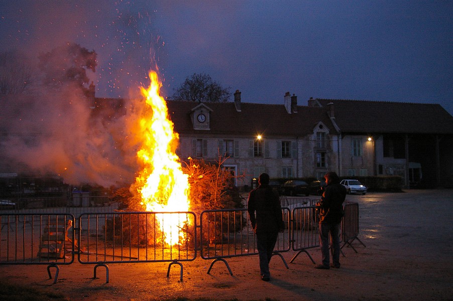 Sapins Galette et cidre: feu de joie sapins 032